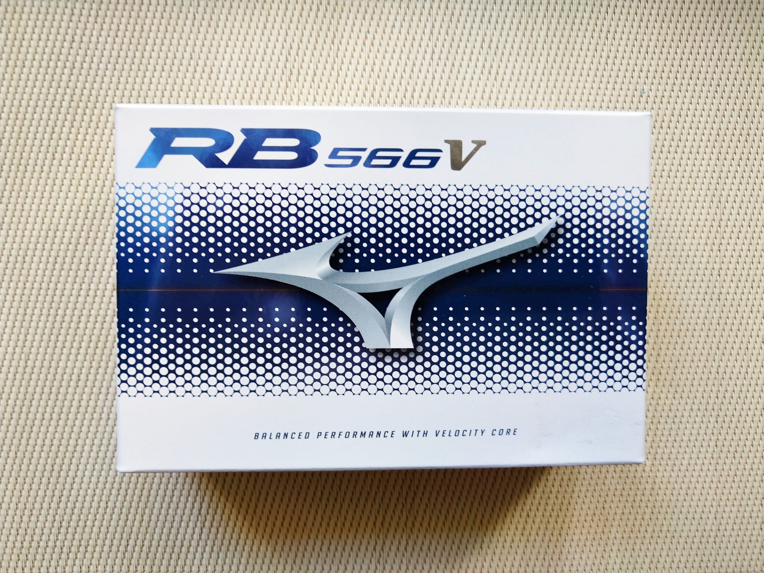 ミズノRB566V　箱